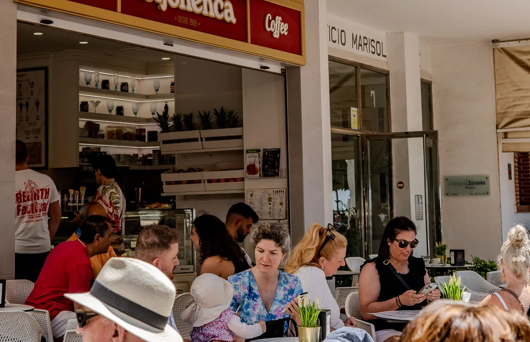 Terraza de Jijonenca en el Paseo Marítimo de Marbella
